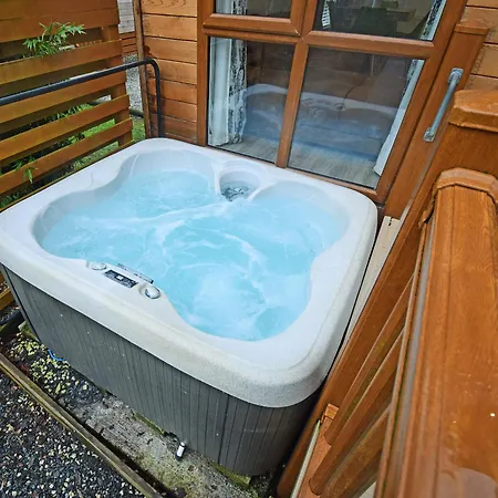 Holiday home Bluebird 2 - Uk50932